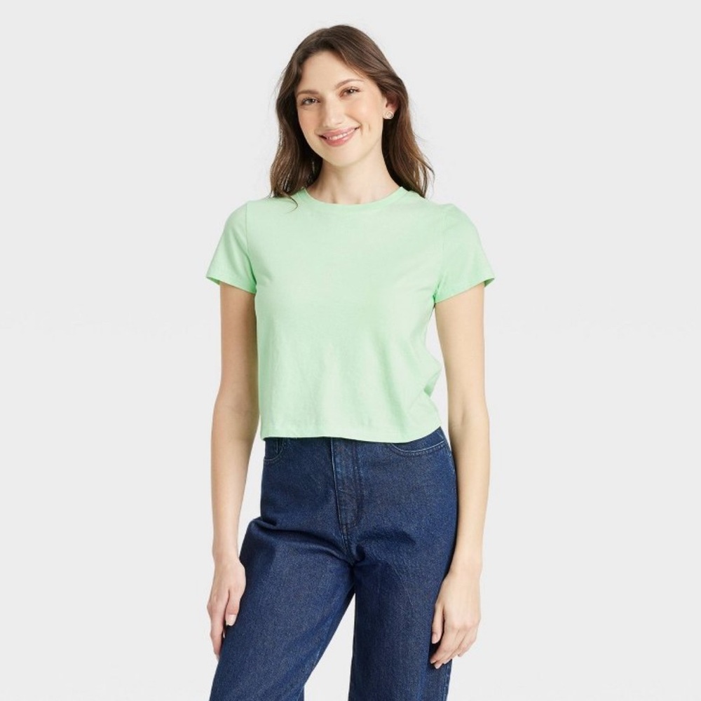 5/$25 Universal Thread Tee NWT